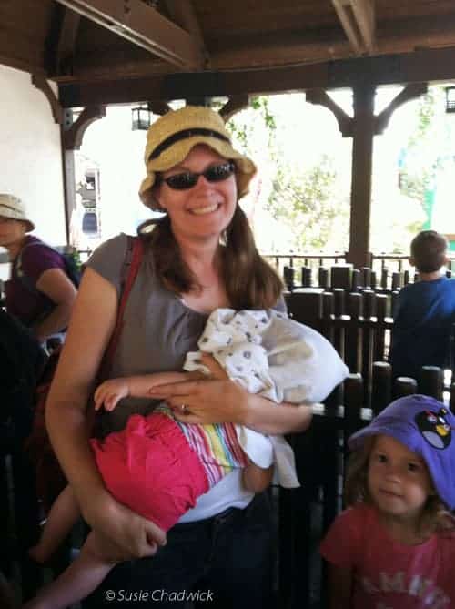 Traveling with an infant can be difficult, especially when your baby is still breastfeeding. I’m here to say that you should NOT be afraid to travel while breastfeeding! We’re sharing some awesome tips for breastfeeding while traveling. This post includes tips for breastfeeding during air travel, road trips, beach days, amusement parks, and hiking! You’ll definitely want to save this post about traveling with a baby to your travel board and share it with your friends.