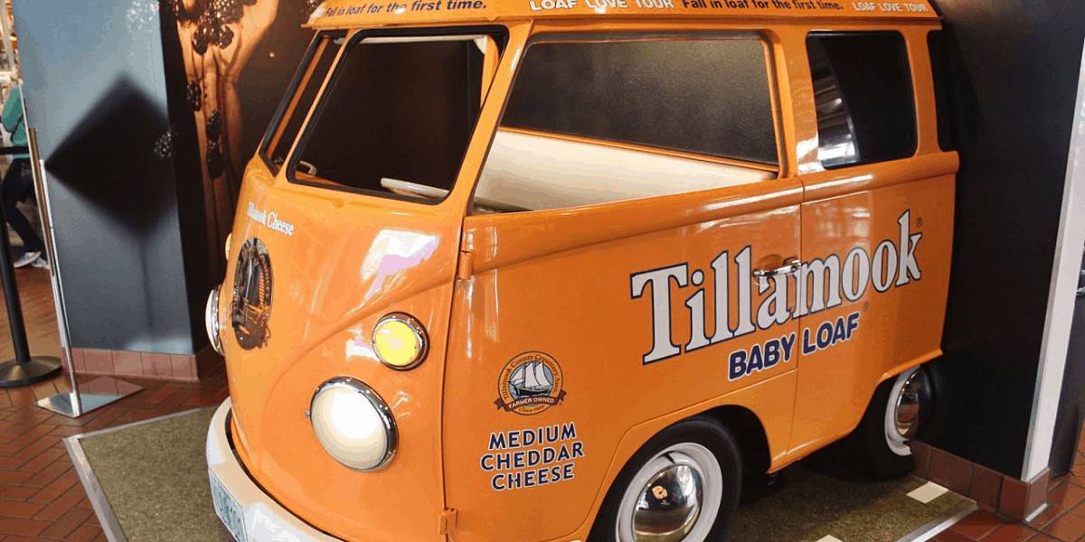 The Mini Loaf bus at the Tillamook Creamery.