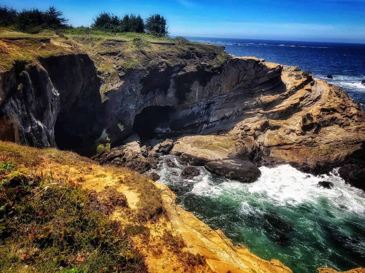 Rocky Cliffs along the trail from Sunset Bay to Cape Arago.