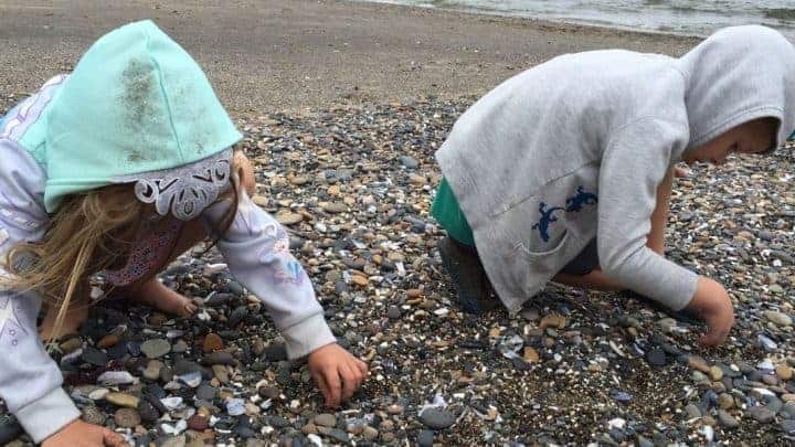 Oregon with kids: finding sea glass at the beach