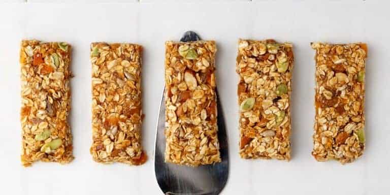 10 Vegan and Gluten Free Granola Bar Recipes as a Travel Snack