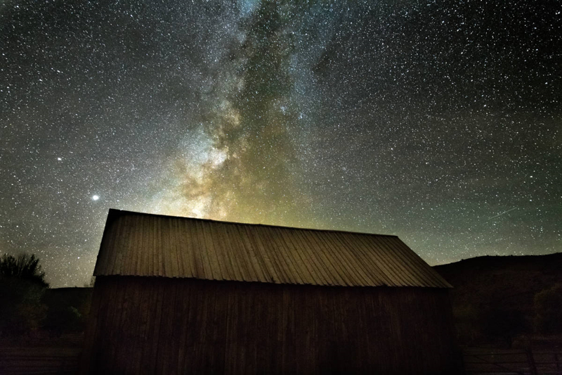 milky way over the Fruita Barn at Capitol Reef