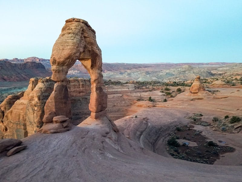 Delicate-Arch-at-sunrise-Photo-Jeepers-800
