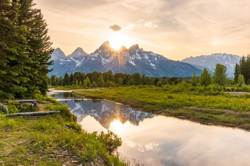 sun-setting-over-the-Tetons-at-Schwabacher-Landing-by-Photo-Jeepers