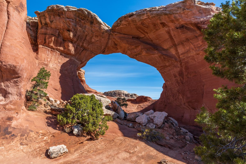 Broken Arch at Arches National Park by Photo Jeepers