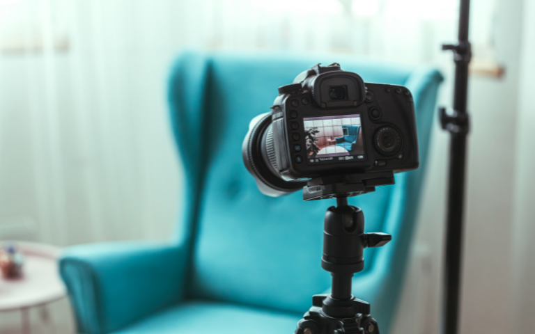 12 Best Vlogging Cameras: Mirrorless, DSLR, and Action Cameras