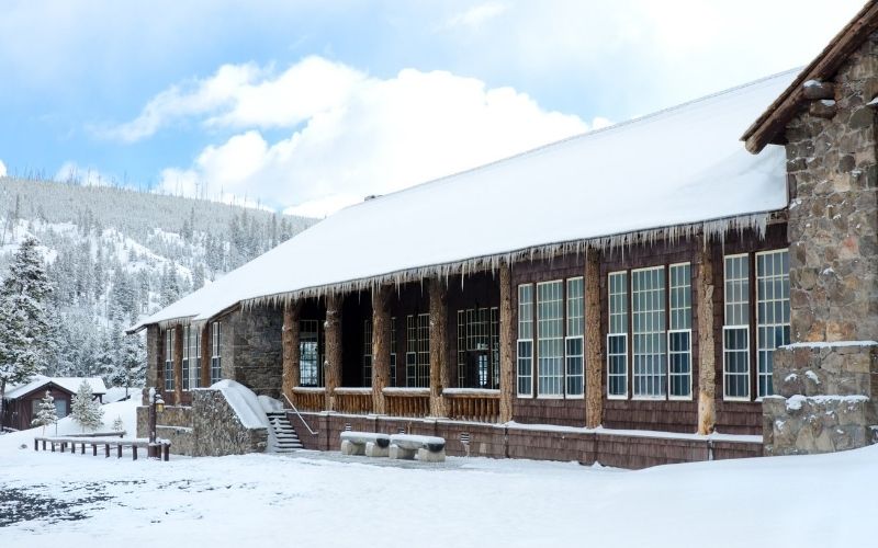 yellowstone snow lodge - winter lodging