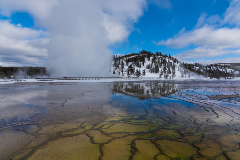Grand Prismatic reflection in the winter 