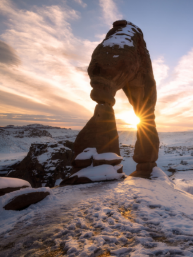 Delicate Arch with snow