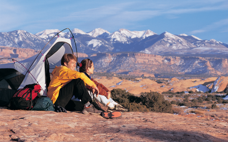 tent-camping-in-Moab-in-the-winter