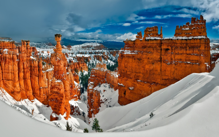 Thor's Hammer at Bryce Canyon with snow