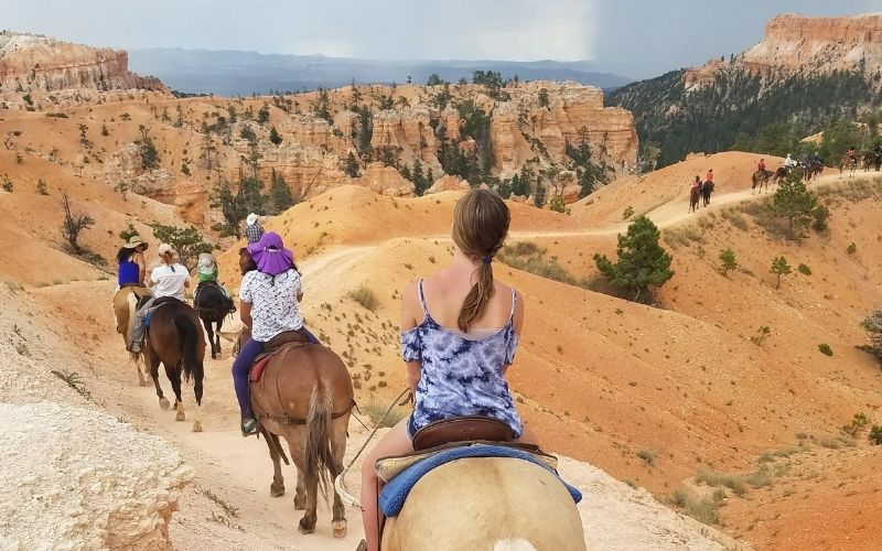 horseback riding at bryce canyon