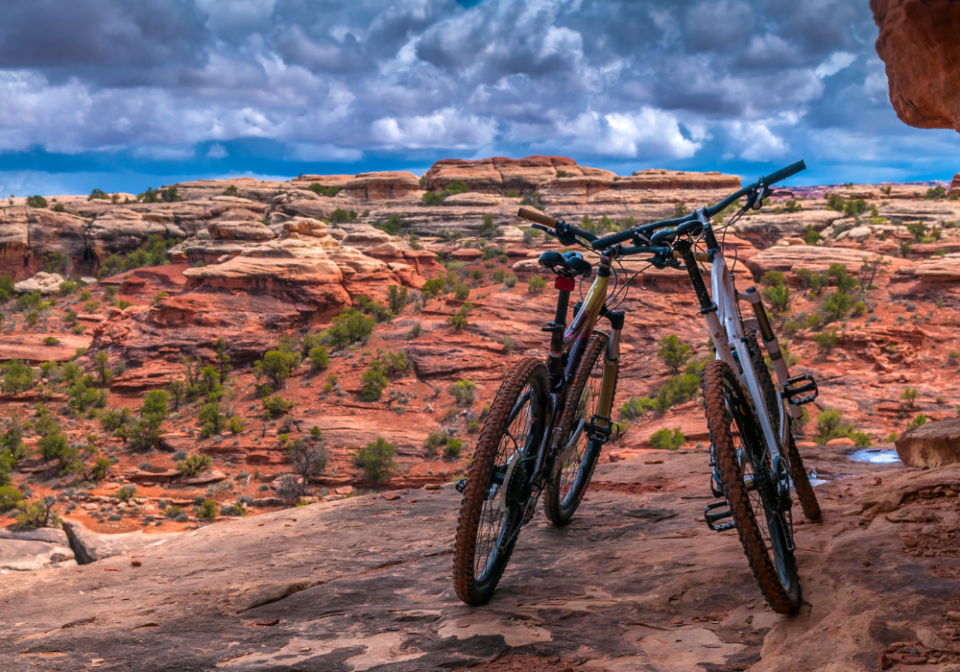 two mountain bikes at Canyonlands