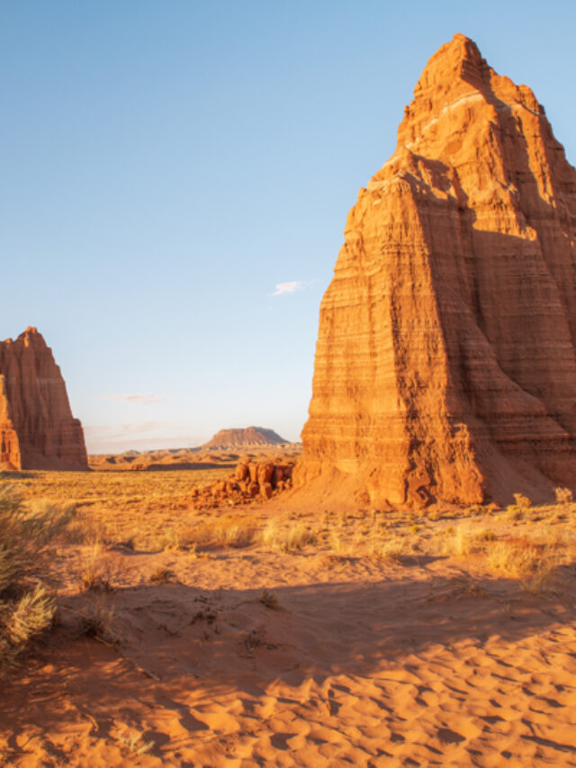 Temples-of-the-Sun-and-Moon-Cathedral-Valley-by-Photo-Jeepers