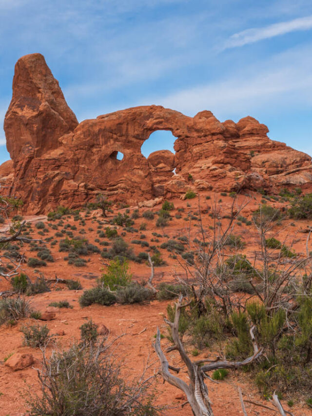 Turret-Arch-at-Arches-National-Park-photo-jeepers