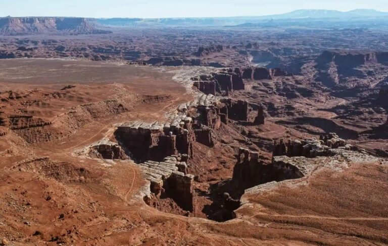 Easy Hikes at Canyonlands Island in the Sky and Needles