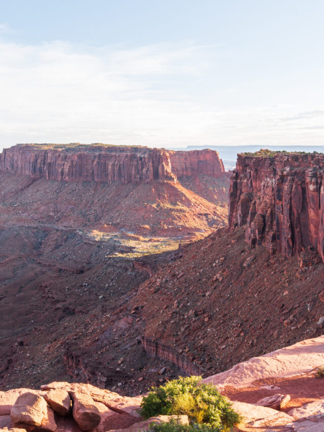 Day Hikes in Canyonlands National Park Story