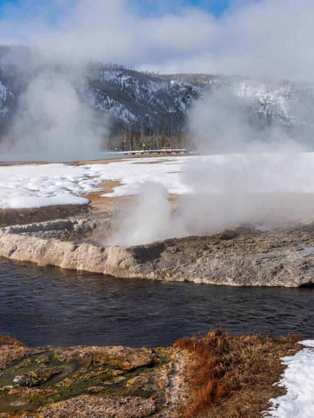 Plan a Yellowstone Winter Vacation Story
